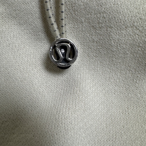 LULULEMON - Picture 4 of 4